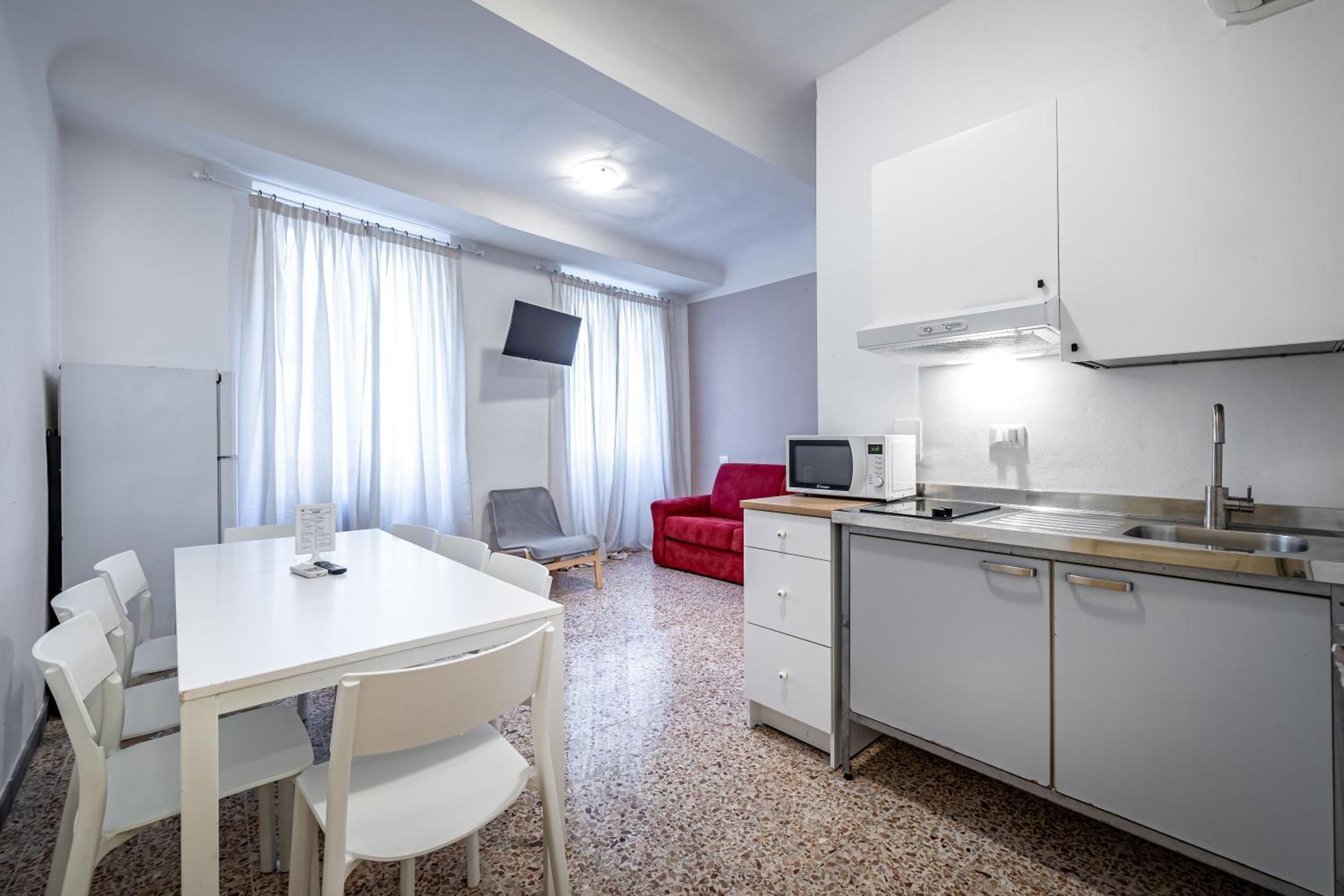 Yid Agnolo Three Bedroom In Appartamento *