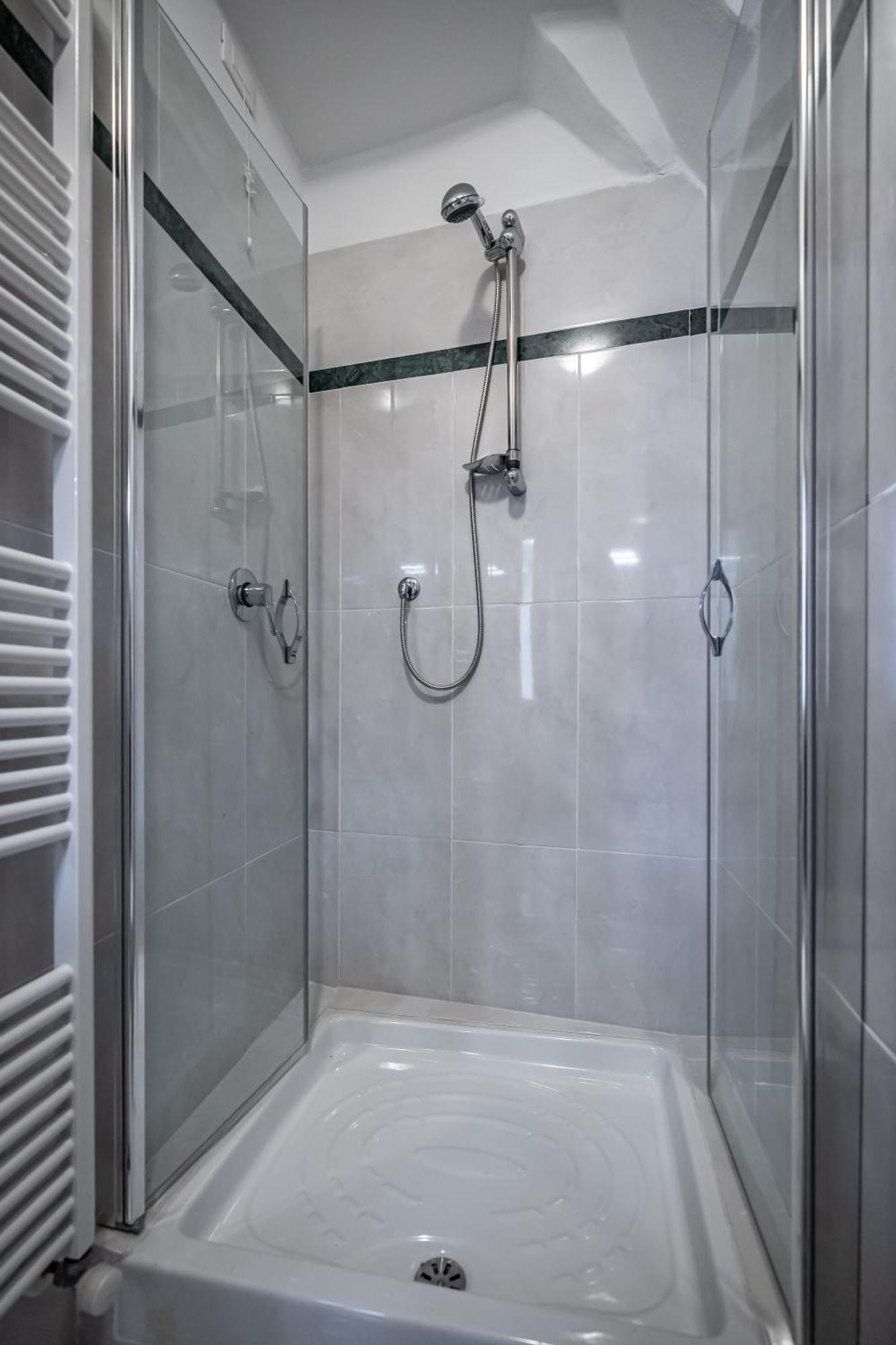 Yid Agnolo Three Bedroom In Appartamento *