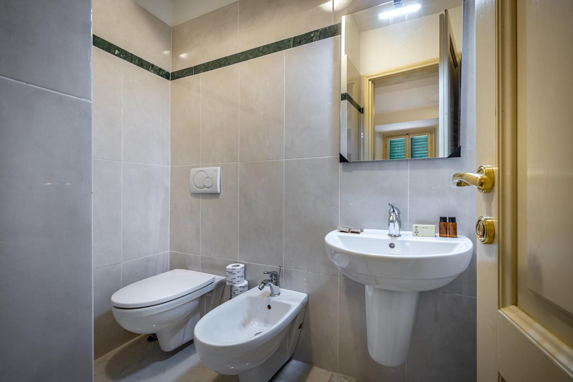 Yid Agnolo Three Bedroom In Appartamento